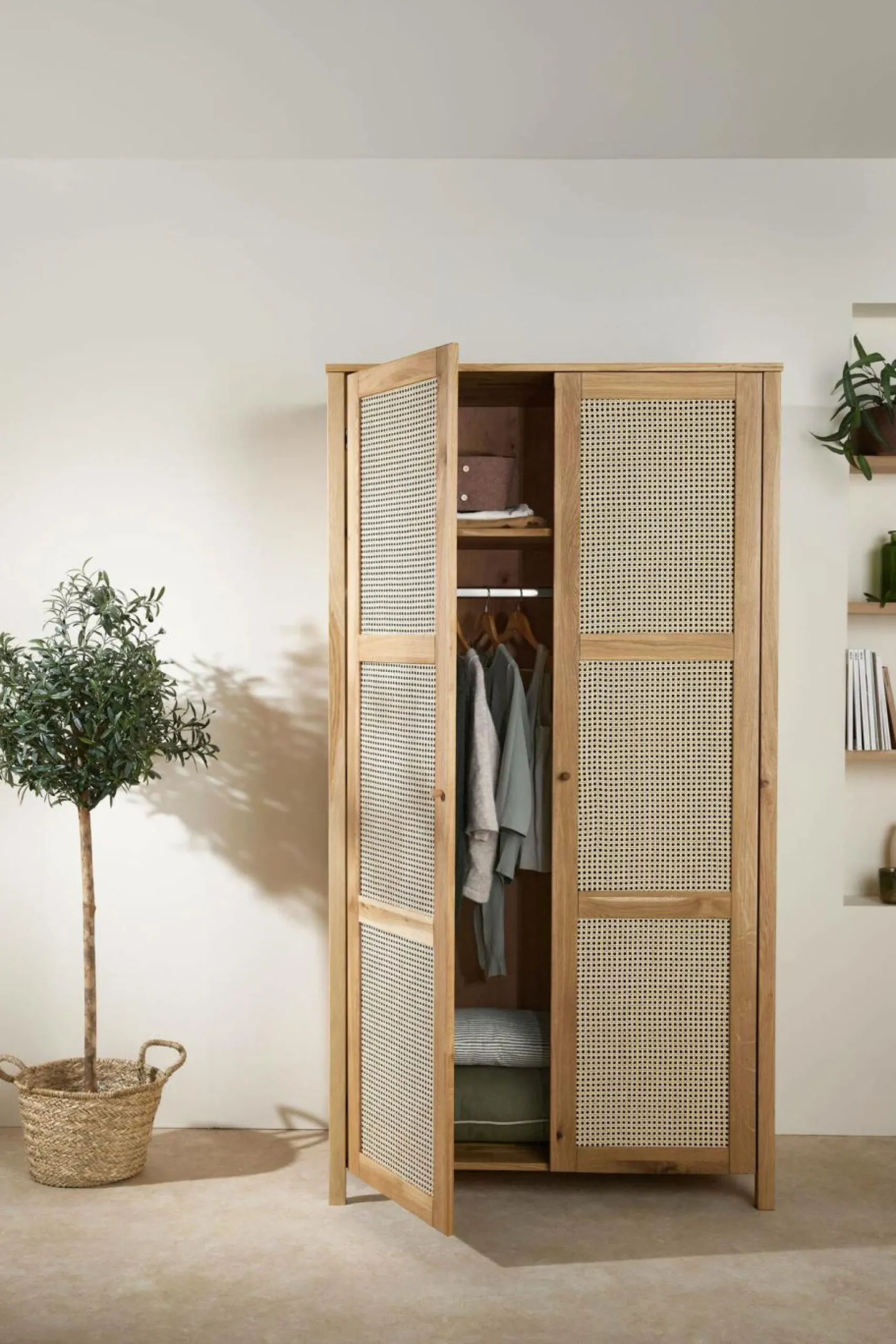 Armoire chêne massif 2 portes Capucine