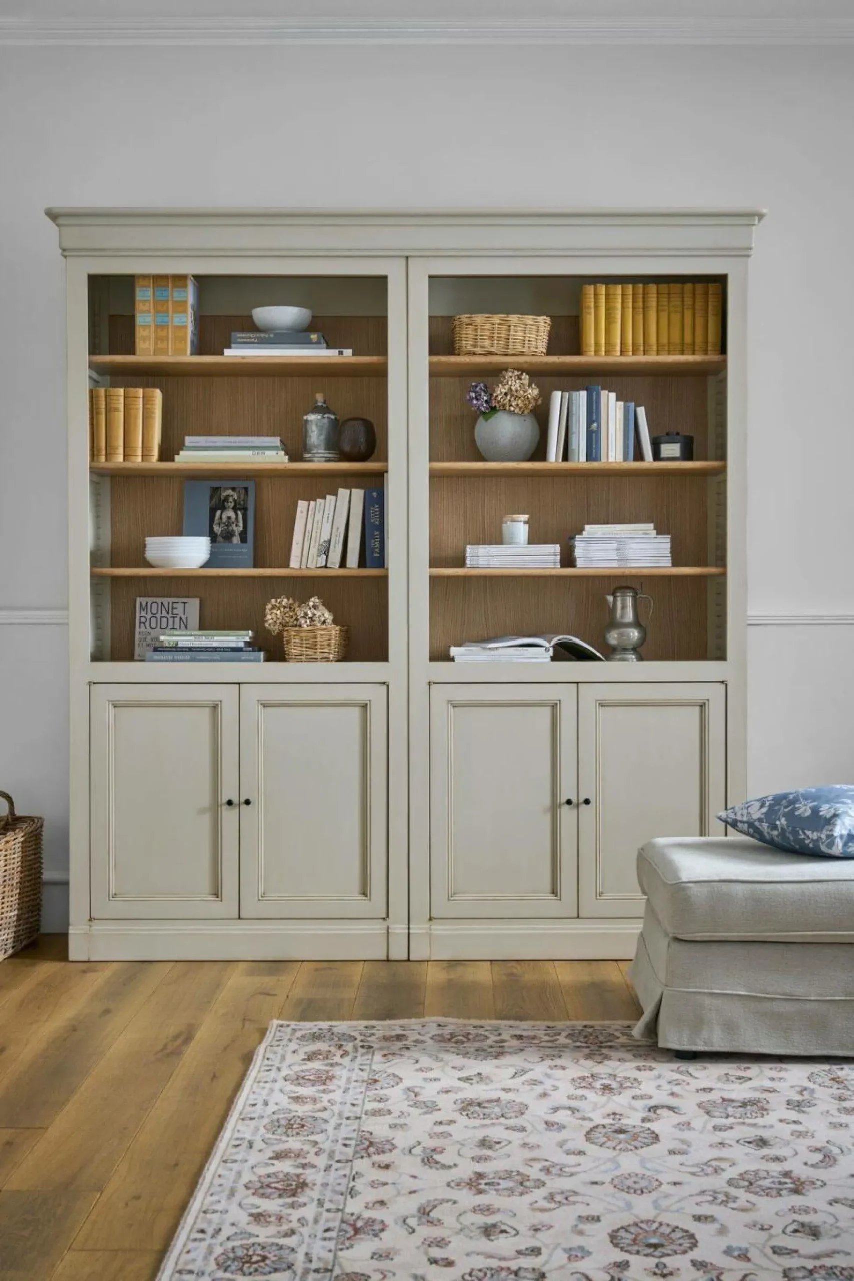 Bibliothèque bois massif 4 portes Embellie - Grège