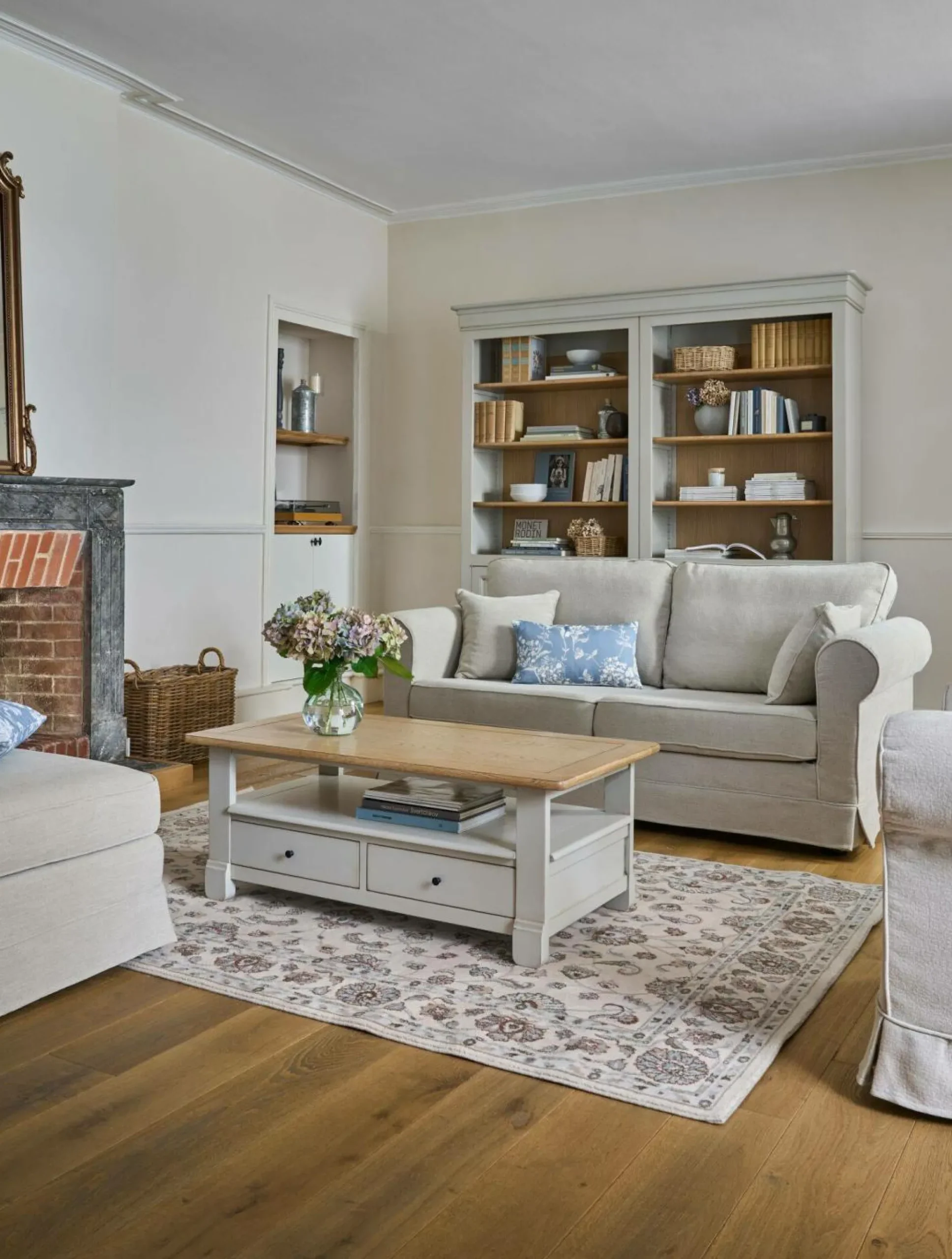 Bibliothèque bois massif 4 portes Embellie - Grège