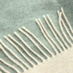 BIEDERLACK Plaid laine et cachemire Clarence - Céladon/Crème - 130 x 170 cm