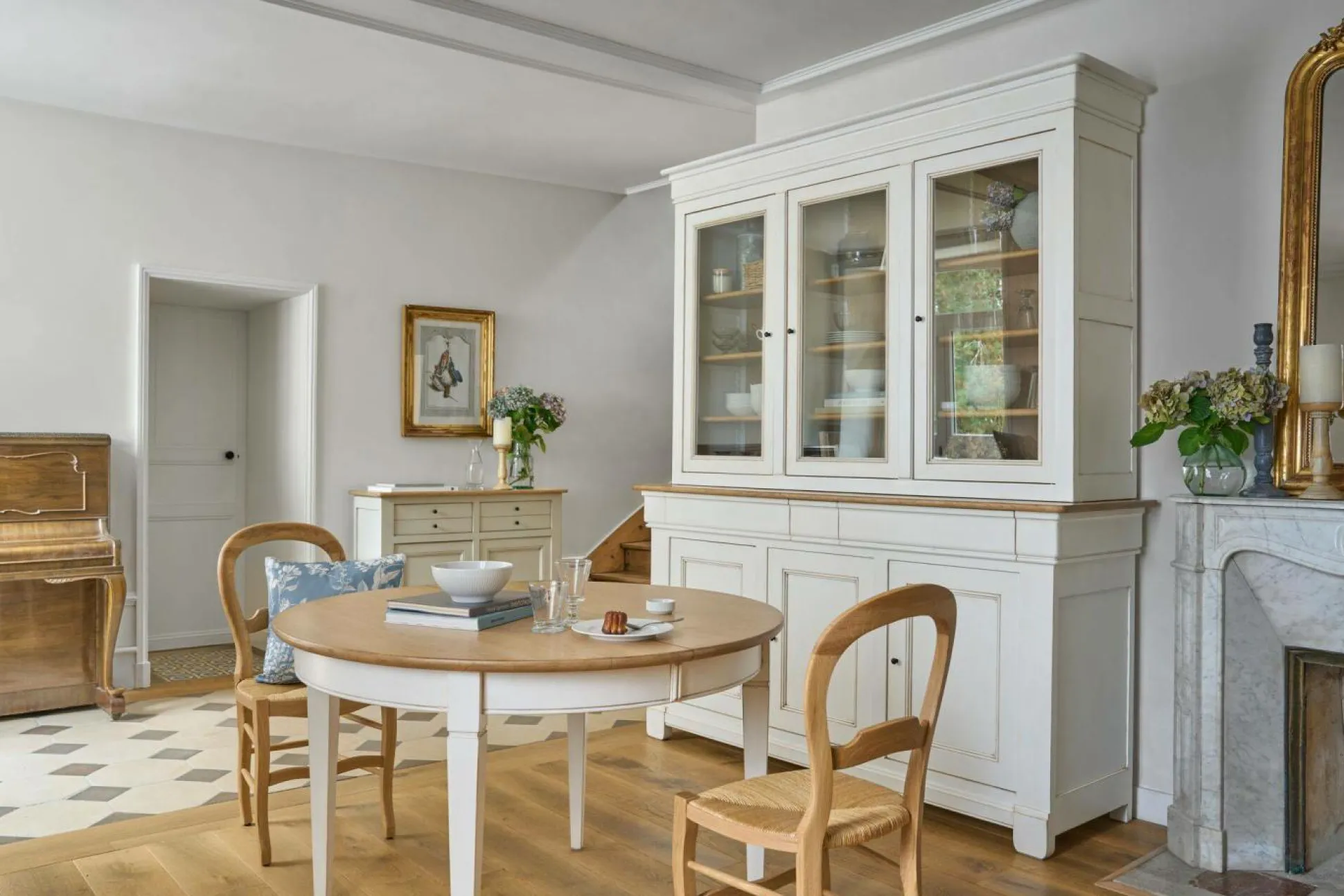 Buffet vaisselier bois massif 6 portes 3 tiroirs Embellie - Blanc