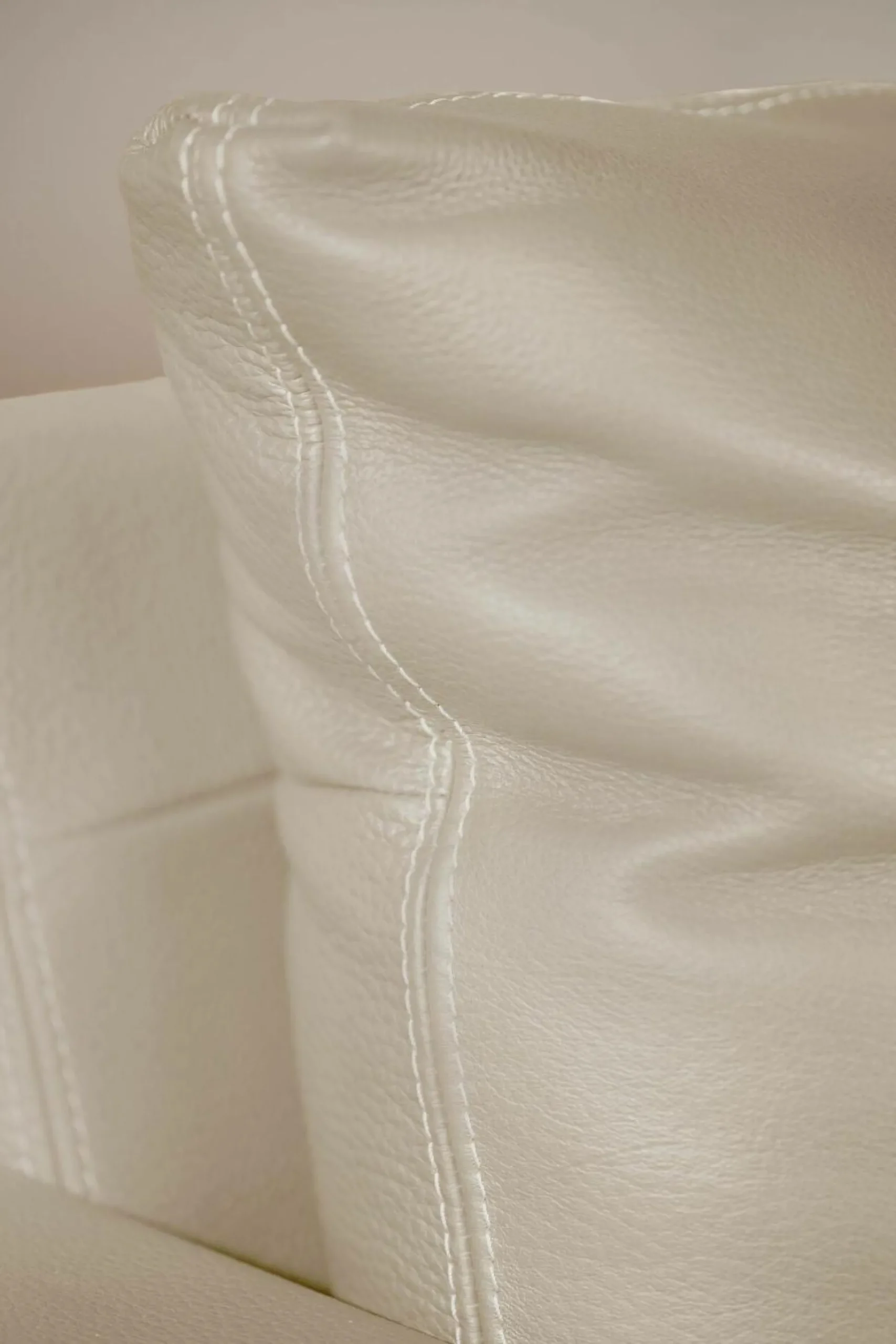 Canapé cuir Basile - Sable - Grand 3 places