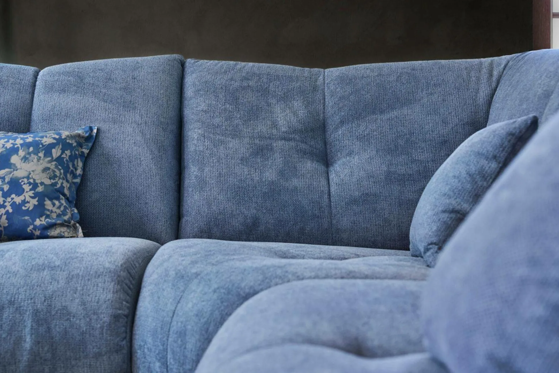 Canapé d'angle modulable tissu avec pouf Benny - Bleu