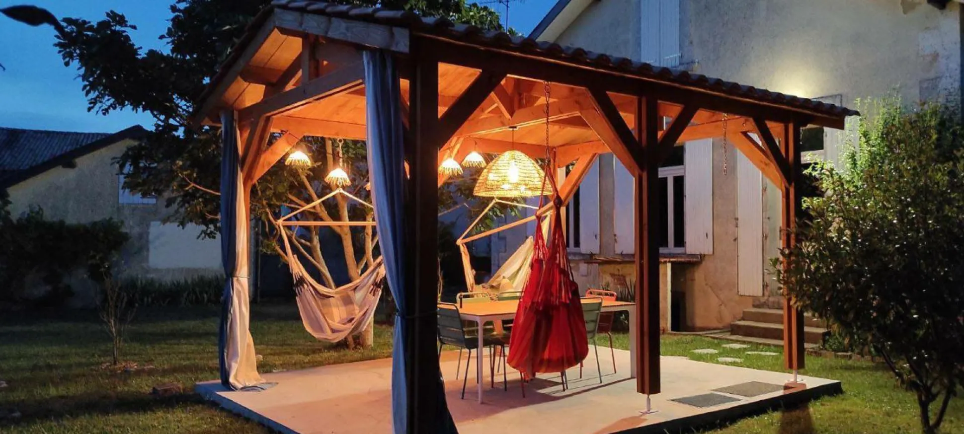 CPBF-CHARPENTES Abri deux Pentes pour Voiture Bourgogne en Bois - 550 x 400 cm