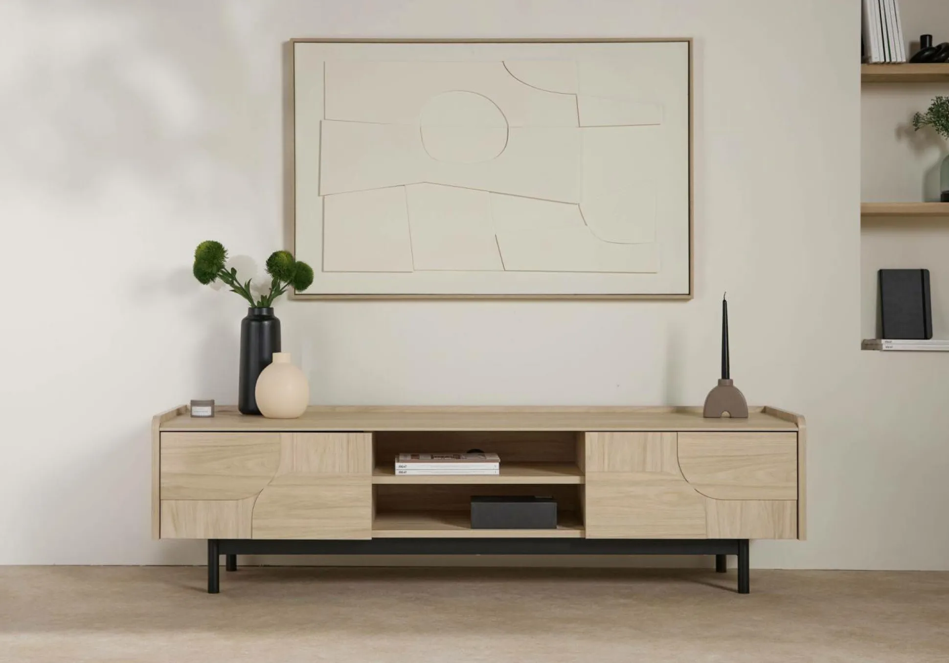 Meuble TV décor bois pieds métal 2 portes Mila