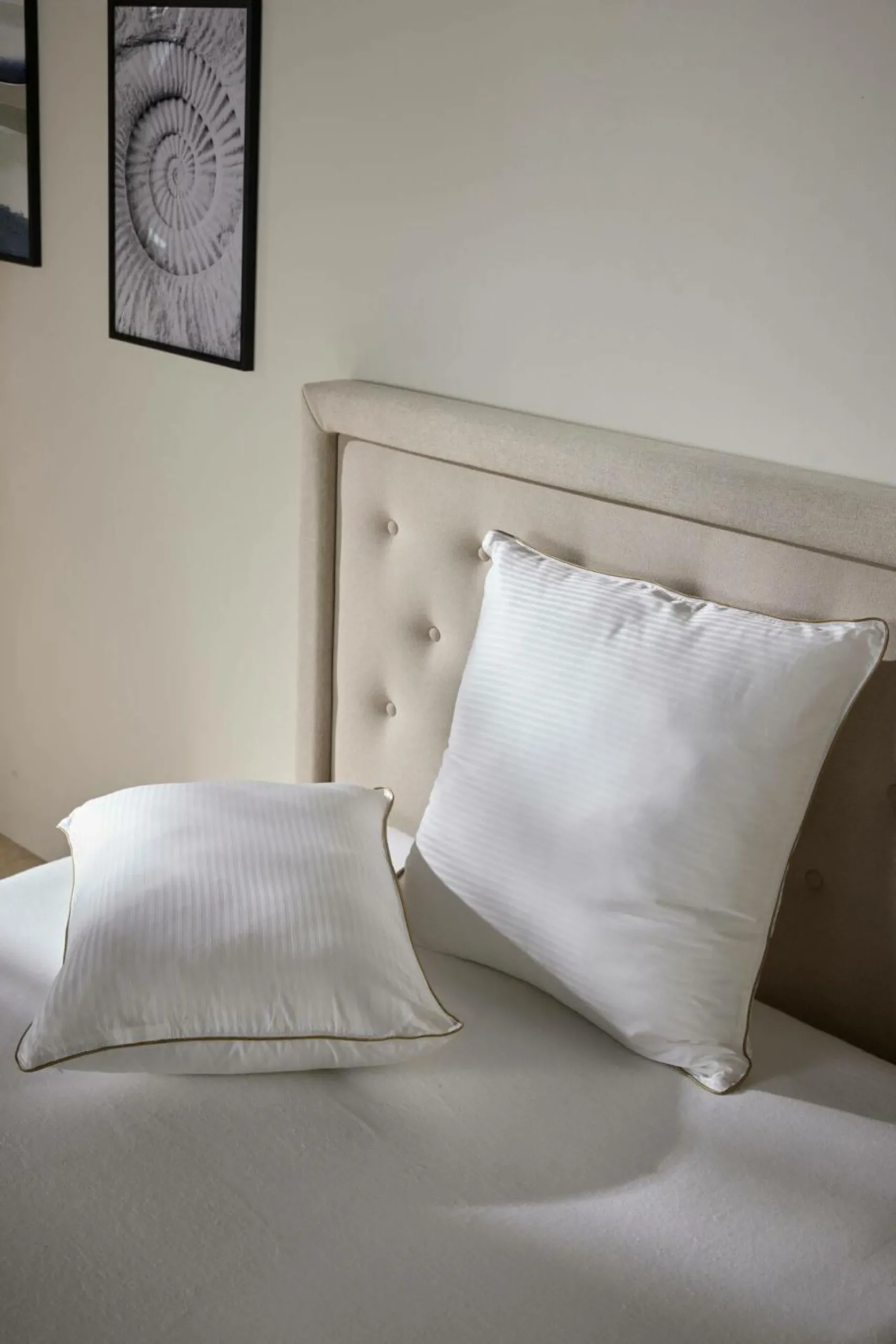 Oreiller déhoussable en satin Léonore - Ferme - 50 x 70 cm