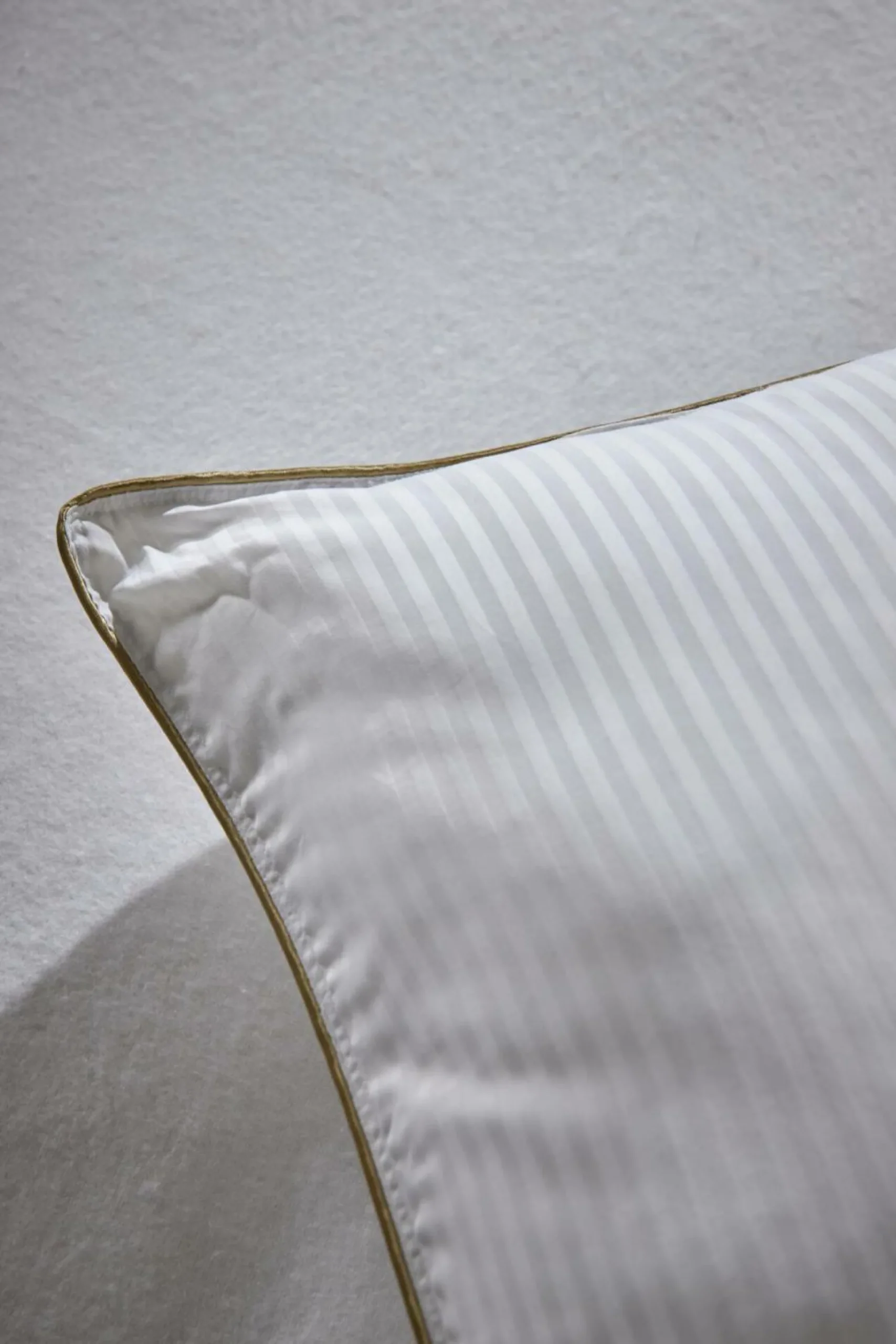 Oreiller déhoussable en satin Léonore - Ferme - 50 x 70 cm