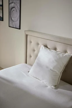 Oreiller résilient sensation duvet Lyne - 65 x 65 cm