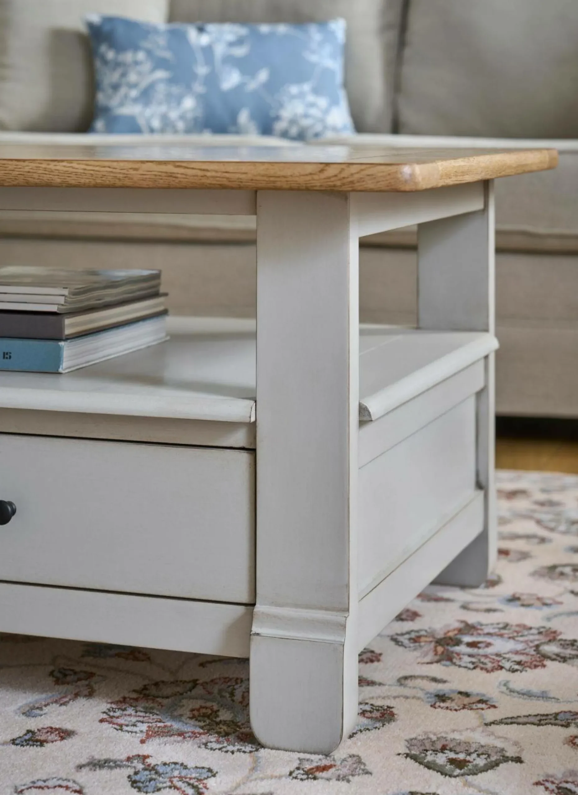 Table basse bois massif 2 tiroirs Embellie - Grège