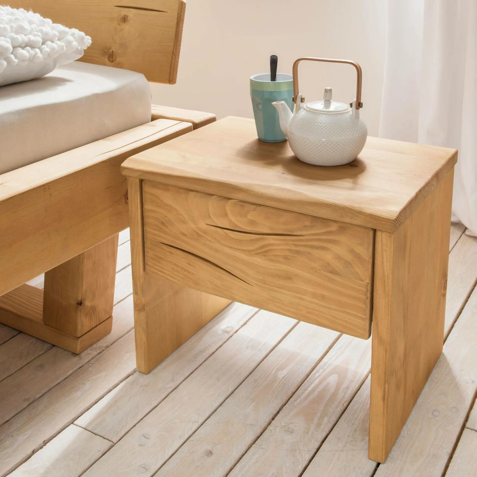 Table de chevet épicéa massif Clément